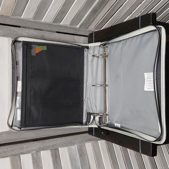 Five Star 2-Inch Zipper Binder with Expandable Pocket - Picture 4 of 7